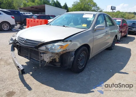 2002 Toyota Camry Le z USA, uszkodzony, nr VIN 4T1BE32K42U512328